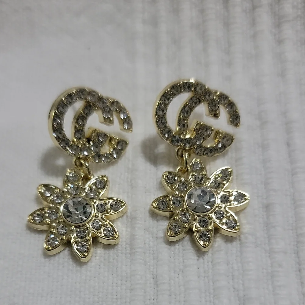 GUCCI‎ 100% Authentic upcycled  GG FLOWER DROPPED EAR RINGS